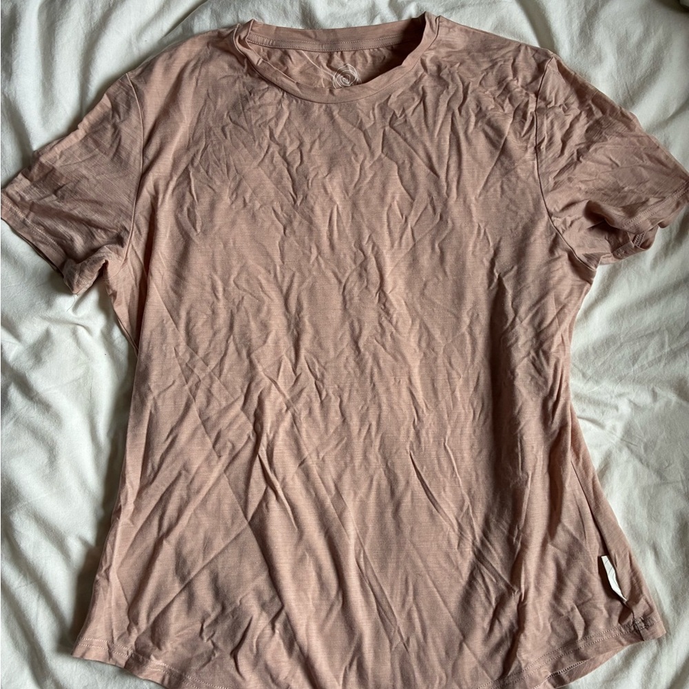 Nui Short Sleeve Crew Tee in Dusty Pink